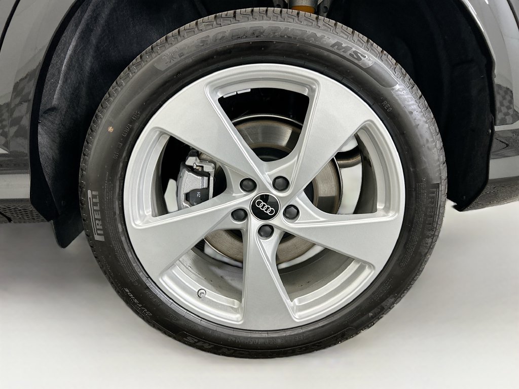 Used 2025 Audi Q5 Premium Plus AWD/4WD image 31