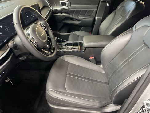 Used 2025 Kia Sorento SX FWD image 16