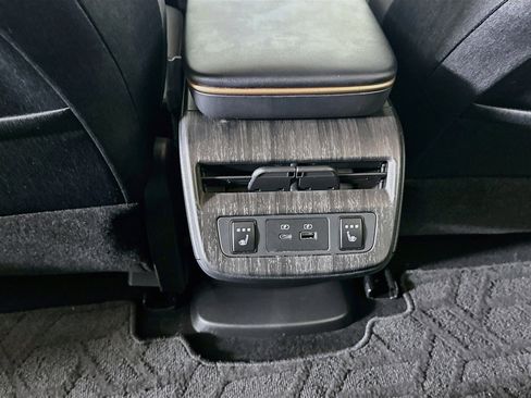Used 2023 Nissan Ariya FWD image 28