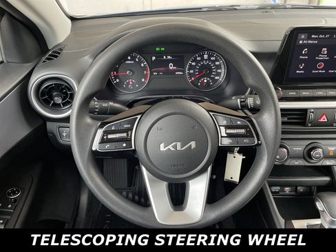 Used 2024 Kia Forte LXS w/ LXS Technology Package image 5