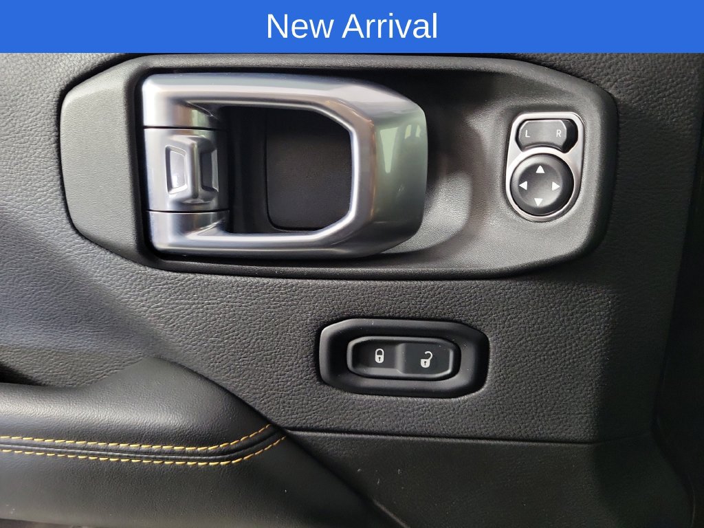 Used 2024 Jeep Wrangler Unlimited Sahara w/ Technology Group AWD/4WD image 16