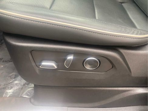 Used 2021 Cadillac Escalade ESV Premium Luxury image 18