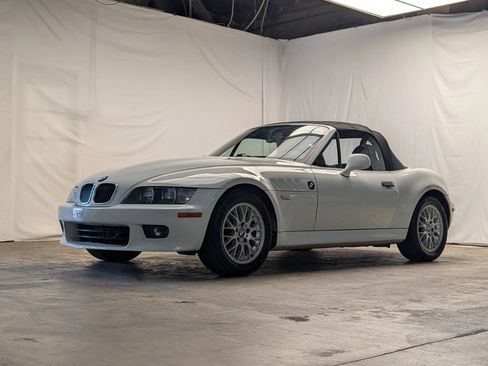 Used 2002 BMW Z3 2.5i RWD image 3
