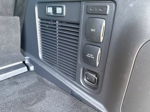 Used 2025 Ford Expedition Platinum AWD/4WD image 15