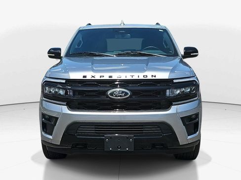 Used 2023 Ford Expedition Limited AWD/4WD image 9