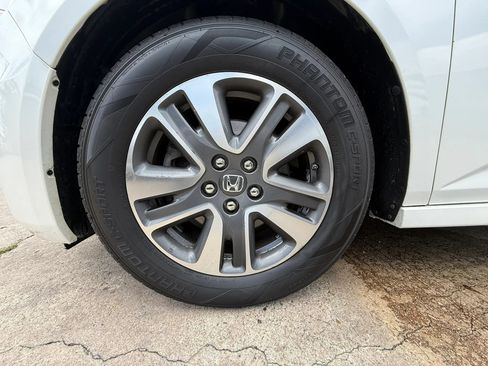 Used 2015 Honda Odyssey Touring image 25