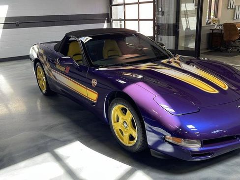 Used 1998 Chevrolet Corvette Convertible w/ Memory Pkg RWD image 8
