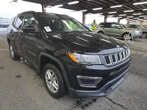 Used 2018 Jeep Compass Sport AWD/4WD image 3