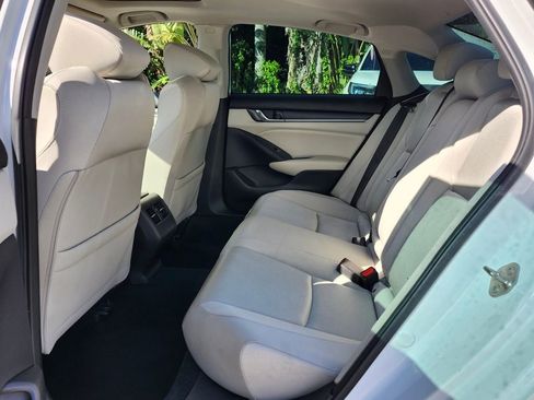 Used 2019 Honda Accord EX image 7