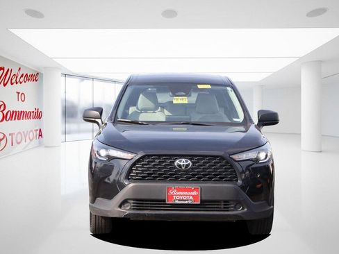 Used 2024 Toyota Corolla Cross L AWD/4WD image 4