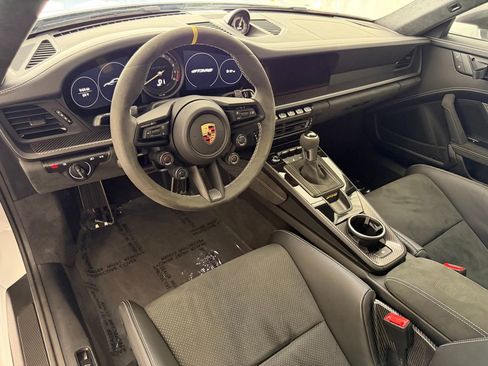 Certified 2025 Porsche 911 GT3 RS RWD image 4