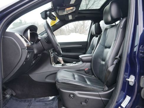 Used 2017 Jeep Grand Cherokee Limited image 11