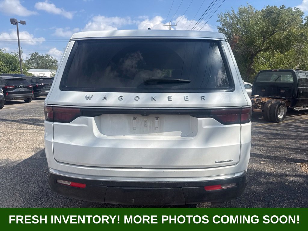 Used 2024 Jeep Wagoneer L Series II RWD image 3