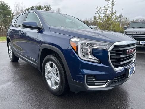 Used 2023 GMC Terrain SLE w/ Driver Convenience Package AWD/4WD image 8