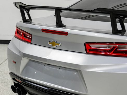 Used 2018 Chevrolet Camaro SS RWD image 49