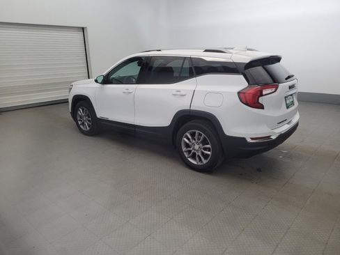 Used 2022 GMC Terrain SLT image 3