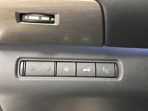 Used 2023 Nissan Pathfinder Platinum image 36