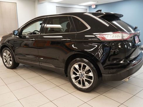 Used 2018 Ford Edge Titanium w/ Equipment Group 301A AWD/4WD image 8