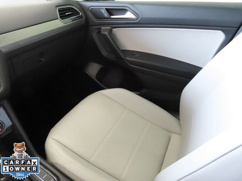 Used 2019 Volkswagen Tiguan SE image 21