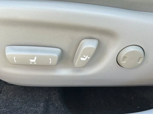 Used 2014 Toyota Prius Four w/ Solar Roof Package FWD image 43