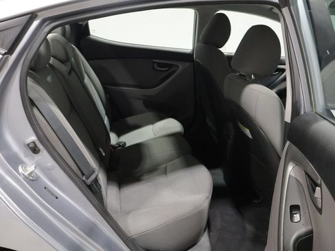 Used 2016 Hyundai Elantra SE FWD image 18