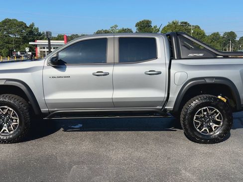 Used 2024 Chevrolet Colorado ZR2 w/ Safety Package AWD/4WD image 5