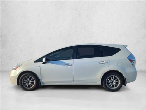 Used 2014 Toyota Prius V Three FWD image 5