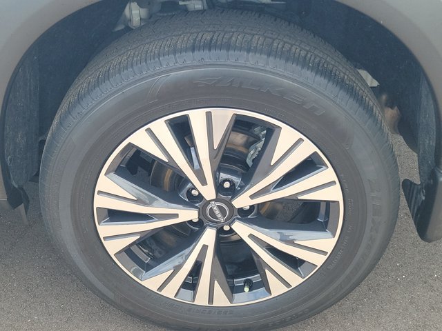 Certified 2023 Nissan Rogue SV FWD image 9