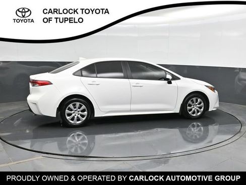 Used 2025 Toyota Corolla LE FWD image 4