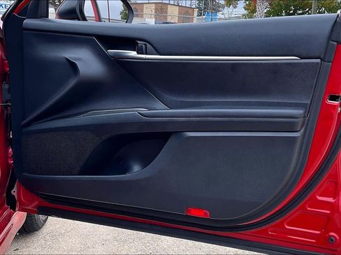 Used 2021 Toyota Camry SE image 18