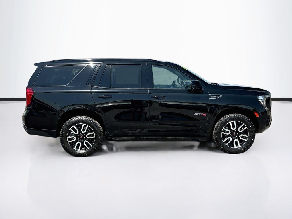 Used 2024 GMC Yukon AT4 w/ Technology Package AWD/4WD image 4