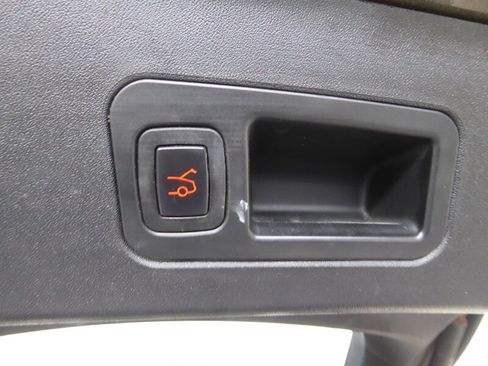 Used 2015 Tesla Model S 70D AWD/4WD image 33