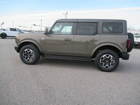 New 2025 Ford Bronco Outer Banks image 8