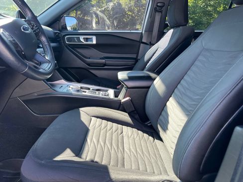 Used 2020 Ford Explorer XLT w/ Comfort Package AWD/4WD image 20