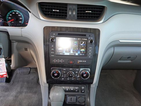 Used 2015 Chevrolet Traverse LT FWD image 14
