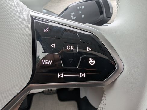 Used 2025 Volkswagen ID. Buzz 1st Edition AWD/4WD image 34