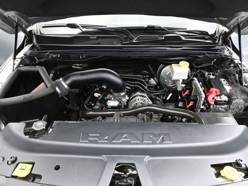 Used 2019 RAM 1500 Laramie w/ Sport Appearance Package image 8