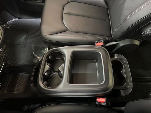 New 2026 Chrysler Pacifica Select w/ S Appearance Package FWD image 32