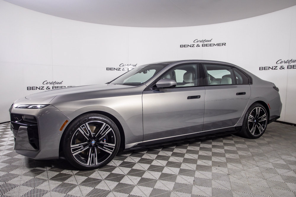 Used 2023 BMW i7 xDrive60 w/ Parking Assistance Package AWD/4WD image 9