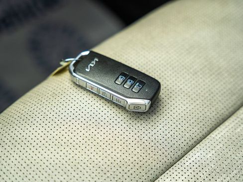 Used 2023 Kia Niro Wave w/ Wave Preserve Package FWD image 48