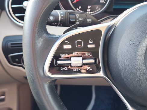 Used 2020 Mercedes-Benz GLC 300 image 33