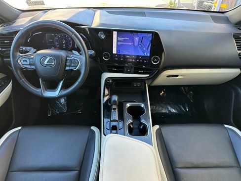 Used 2024 Lexus NX 250 FWD image 15