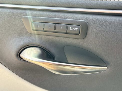 Used 2025 Lexus ES 350 w/ Premium Package image 18