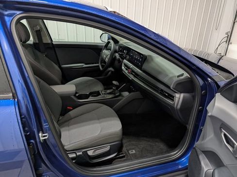 Used 2025 Kia K4 FWD image 27