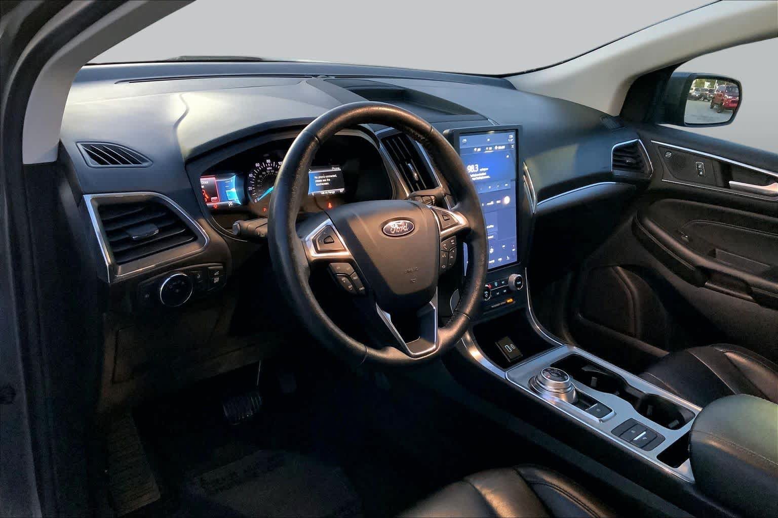 Used 2022 Ford Edge Titanium AWD/4WD image 15