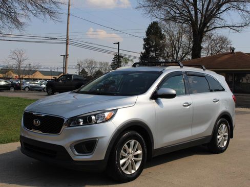 Used 2016 Kia Sorento LX w/ LX Convenience Package FWD image 5