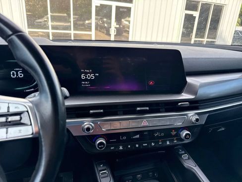 Used 2025 Kia Telluride S FWD image 23