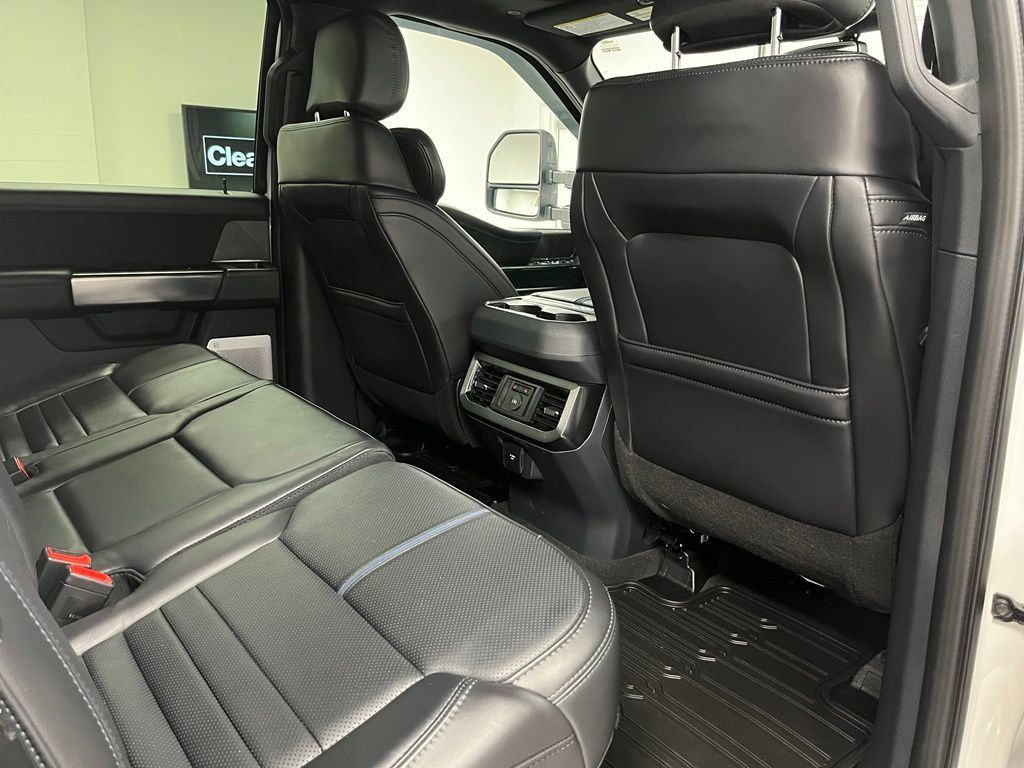 Used 2025 Ford F450 Platinum w/ FX4 Off-Road Package AWD/4WD image 52