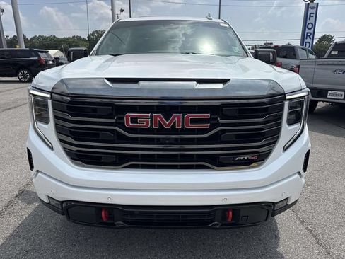 Used 2024 GMC Sierra 1500 AT4 w/ Technology Package AWD/4WD image 2