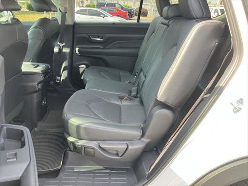 Certified 2025 Toyota Grand Highlander FWD image 26